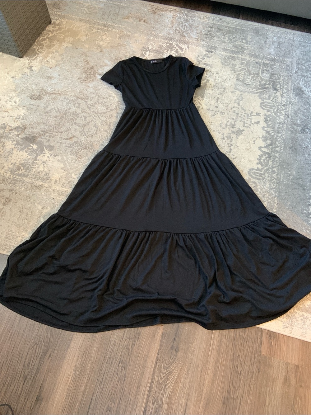 Women's Black Tiered Short-Sleeve Maxi Dress